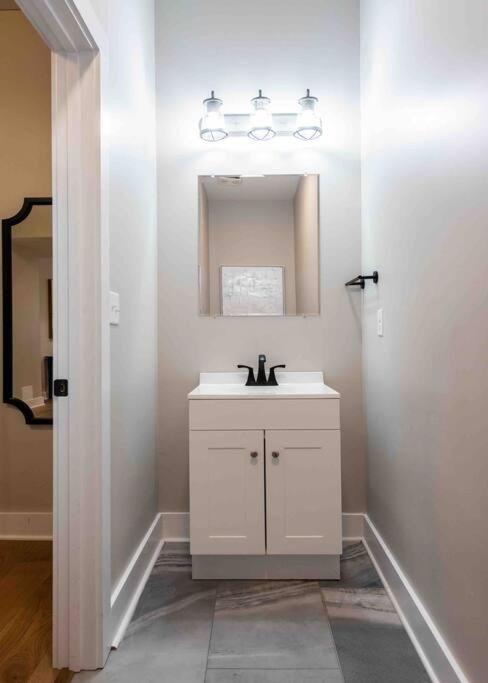 Newly Renovated 3 Bedroom Shelby Park Home **Free Parking** Louisville Zewnętrze zdjęcie